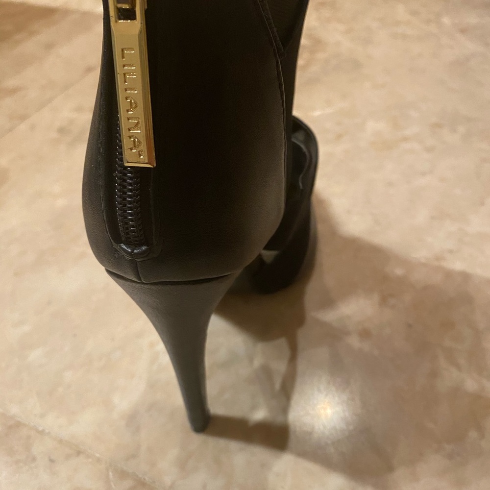 Liliana Black Heels - Picture 6 of 11